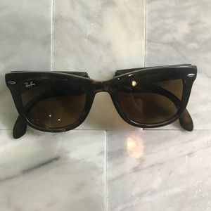 Ray-Ban 4105 Folding Wayfarer Tortoise